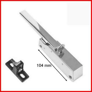 Fermeture CAPIC de porte de frigo  poignée chromée entraxe 104 mm avec serrure PIECE D'ORIGINE