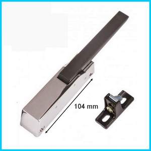 Fermeture EPMS pour porte de frigo poignée droite noir  entraxe 104 mm PIECE D'ORIGINE