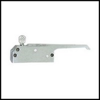 Fermeture pour porte de frigo poignée droite entraxe de 105/110 mm avec serrure 